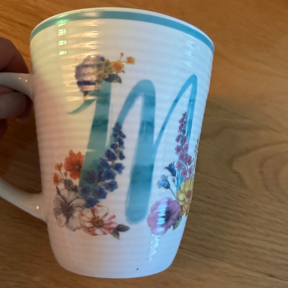 Lisa Audit Letter M Mug Cup - Picture 5 of 13